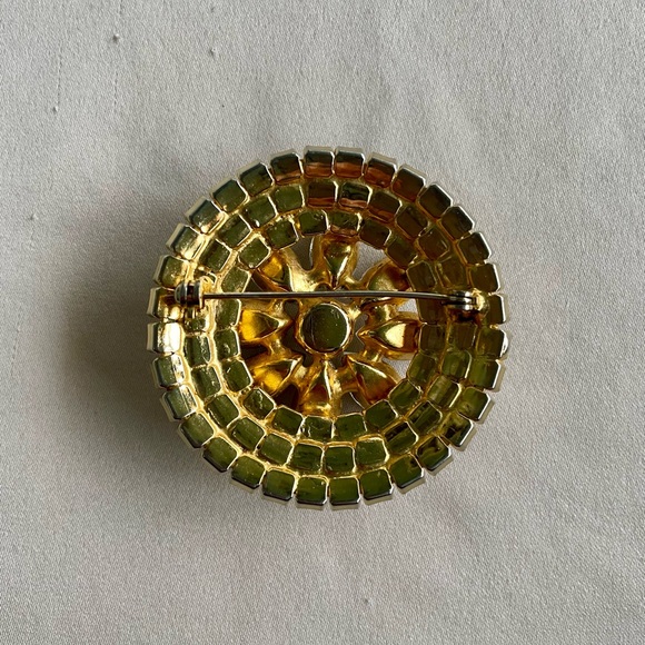 Vintage Aurora Borealis Rhinestone Brooch - Picture 6 of 9